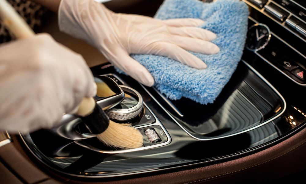 4 Reasons To Hire a Professional To Detail Your Car